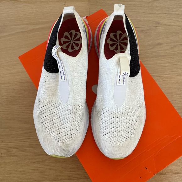 NIKE • Epic react flyknit womens size 8 - Picture 2 of 5